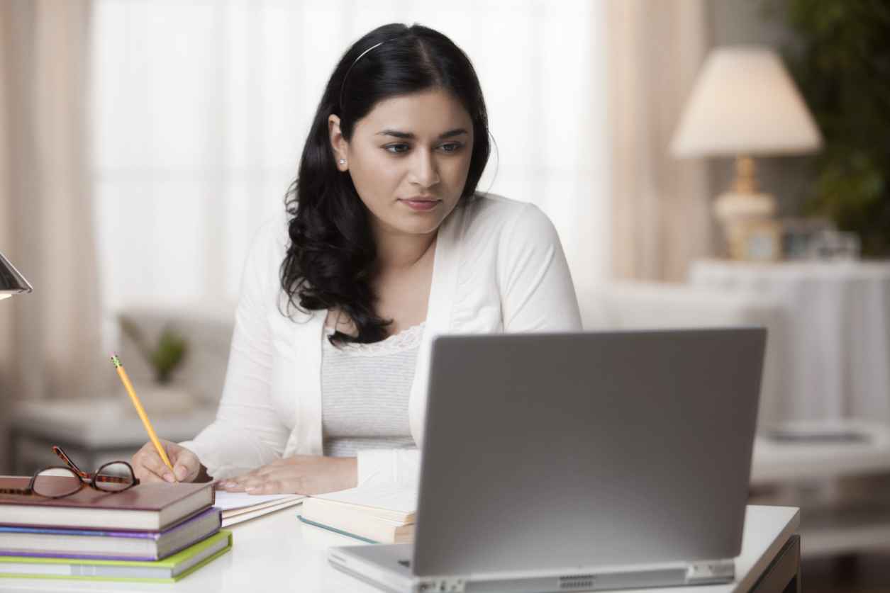 How Hiring Online Physics Tutors - Technig